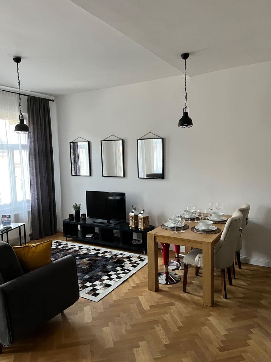 Prenájom bytu 1-izbový 46 m², Sadová, Karlovy Vary, Karlovarský kraj Prenájom bytu 1-izbový 46 m², Sadová, Karlovy Vary, Karlovarský kraj