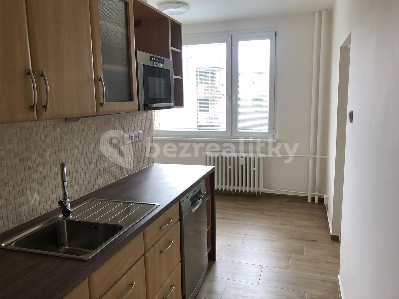 Prenájom bytu 2-izbový 67 m², Tolstého, Ústí nad Labem, Ústecký kraj Prenájom bytu 2-izbový 67 m², Tolstého, Ústí nad Labem, Ústecký kraj