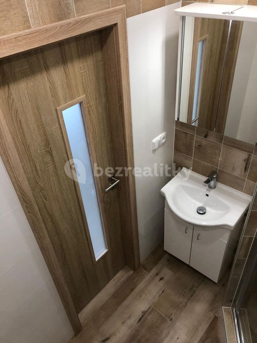 Prenájom bytu 2-izbový 67 m², Tolstého, Ústí nad Labem, Ústecký kraj Prenájom bytu 2-izbový 67 m², Tolstého, Ústí nad Labem, Ústecký kraj