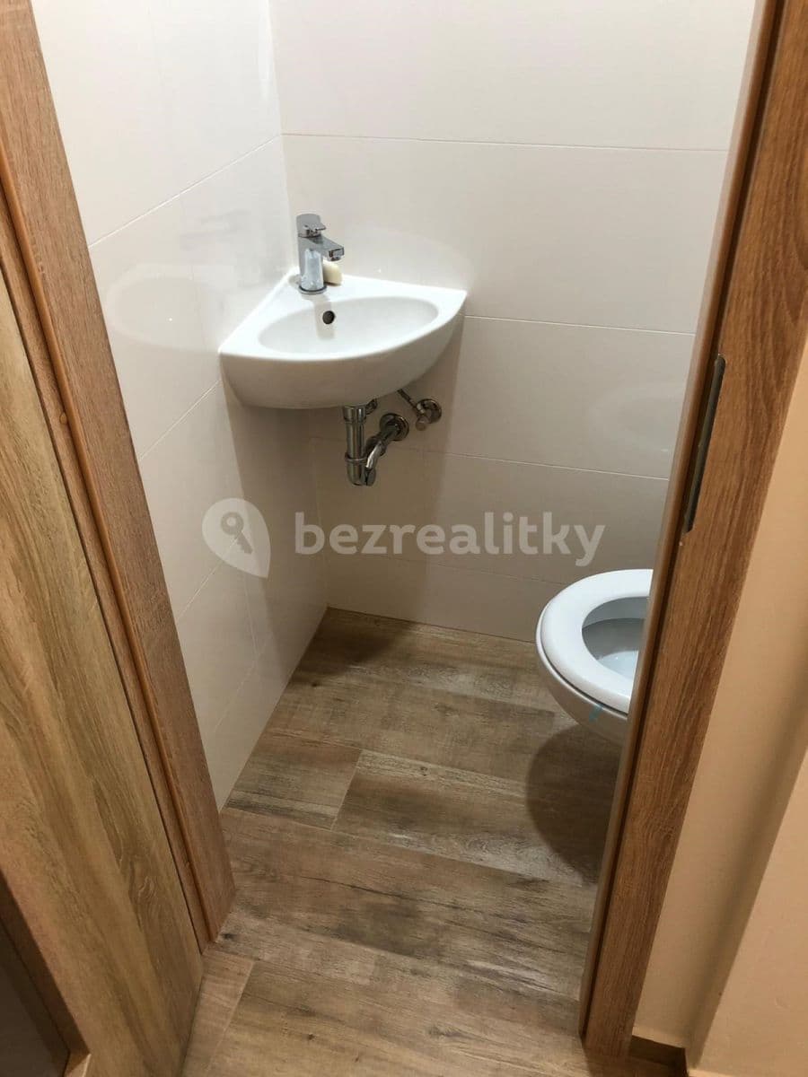 Prenájom bytu 2-izbový 67 m², Tolstého, Ústí nad Labem, Ústecký kraj Prenájom bytu 2-izbový 67 m², Tolstého, Ústí nad Labem, Ústecký kraj