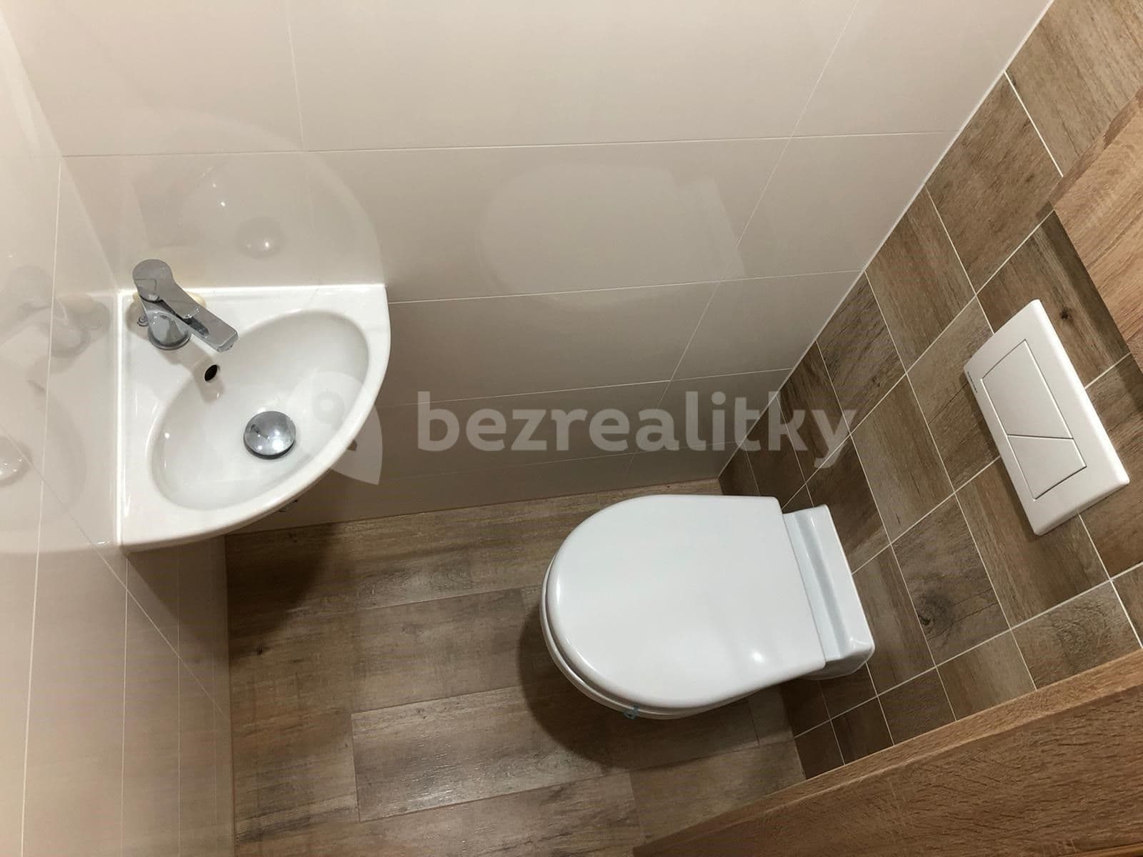 Prenájom bytu 2-izbový 67 m², Tolstého, Ústí nad Labem, Ústecký kraj Prenájom bytu 2-izbový 67 m², Tolstého, Ústí nad Labem, Ústecký kraj