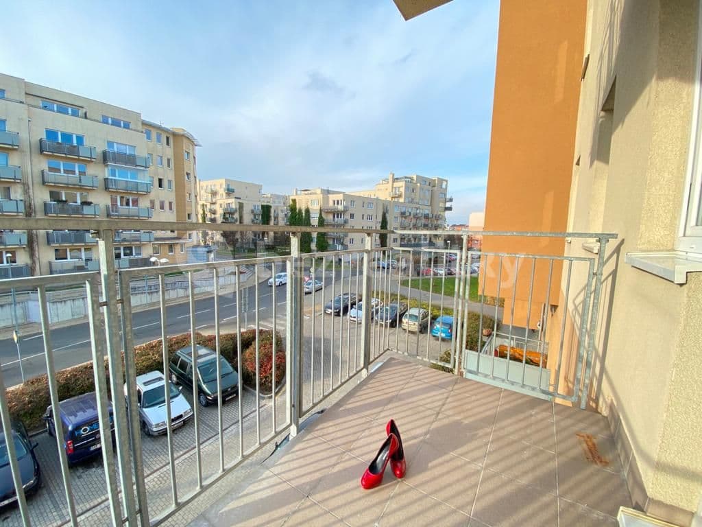 Prenájom bytu 1-izbový 35 m², Bratislavská, Praha, Praha Prenájom bytu 1-izbový 35 m², Bratislavská, Praha, Praha