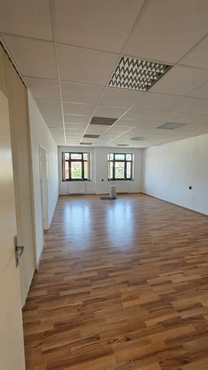 Prenájom nebytového priestoru 104 m², Nám. J. Hrubého, Kardašova Řečice, Jihočeský kraj Prenájom nebytového priestoru 104 m², Nám. J. Hrubého, Kardašova Řečice, Jihočeský kraj