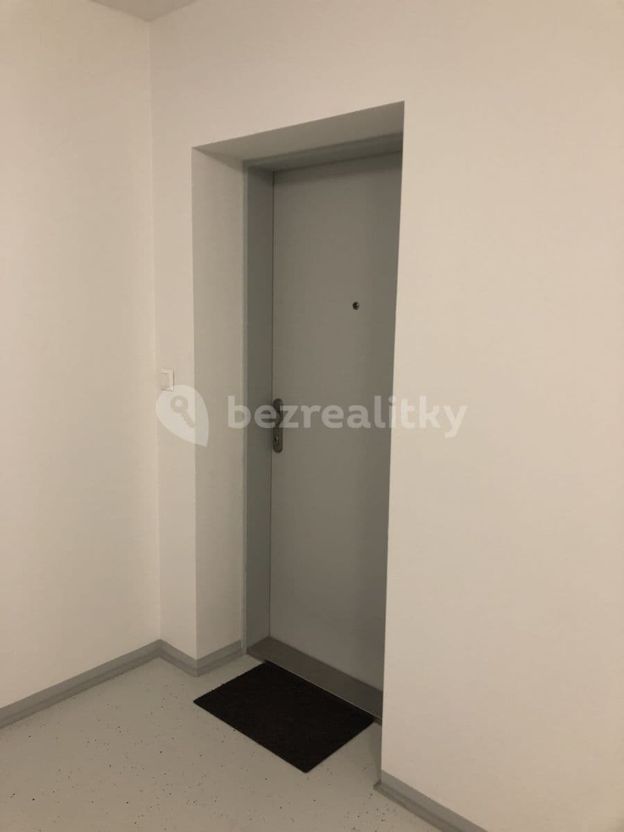 Prenájom bytu 3-izbový 83 m², Jarabinková, Ružinov, Bratislavský kraj Prenájom bytu 3-izbový 83 m², Jarabinková, Ružinov, Bratislavský kraj