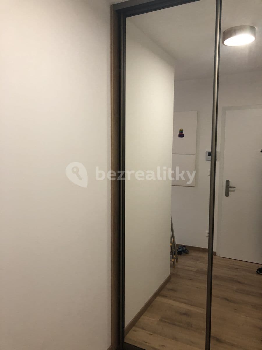 Prenájom bytu 3-izbový 83 m², Jarabinková, Ružinov, Bratislavský kraj Prenájom bytu 3-izbový 83 m², Jarabinková, Ružinov, Bratislavský kraj