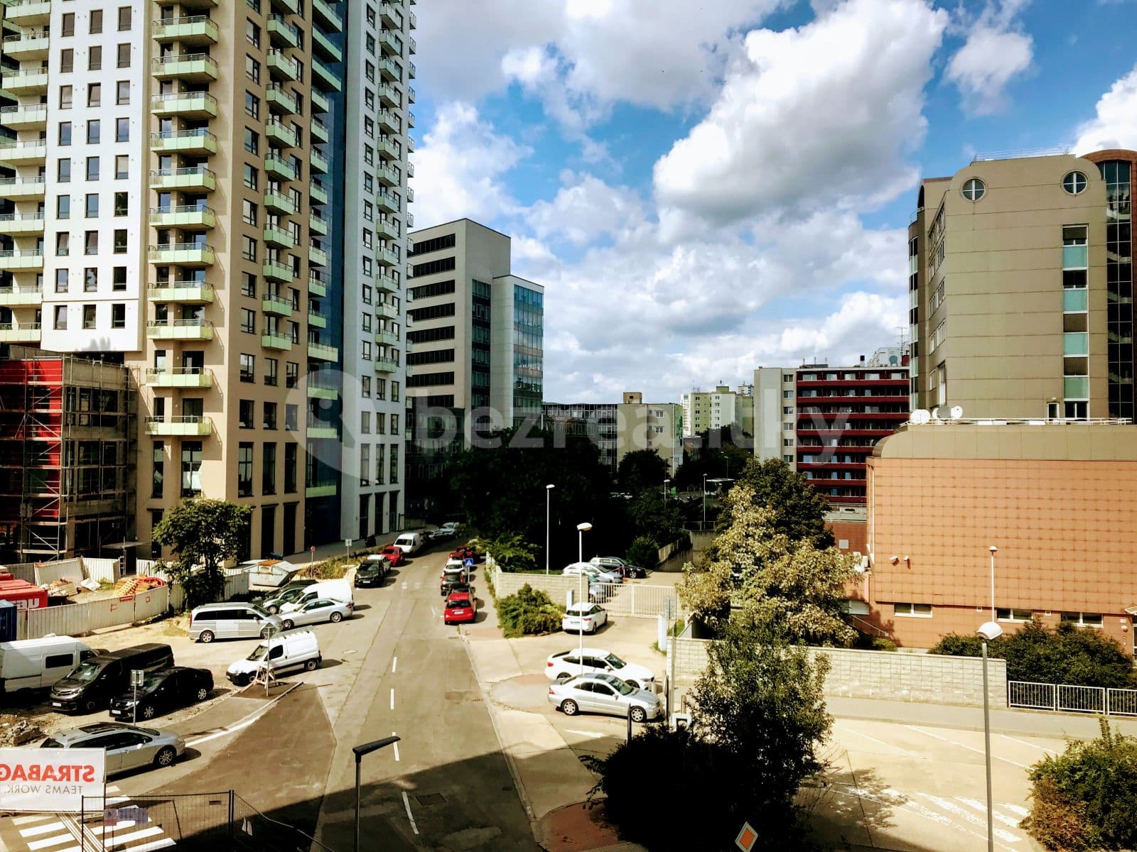 Prenájom bytu 3-izbový 83 m², Jarabinková, Ružinov, Bratislavský kraj Prenájom bytu 3-izbový 83 m², Jarabinková, Ružinov, Bratislavský kraj