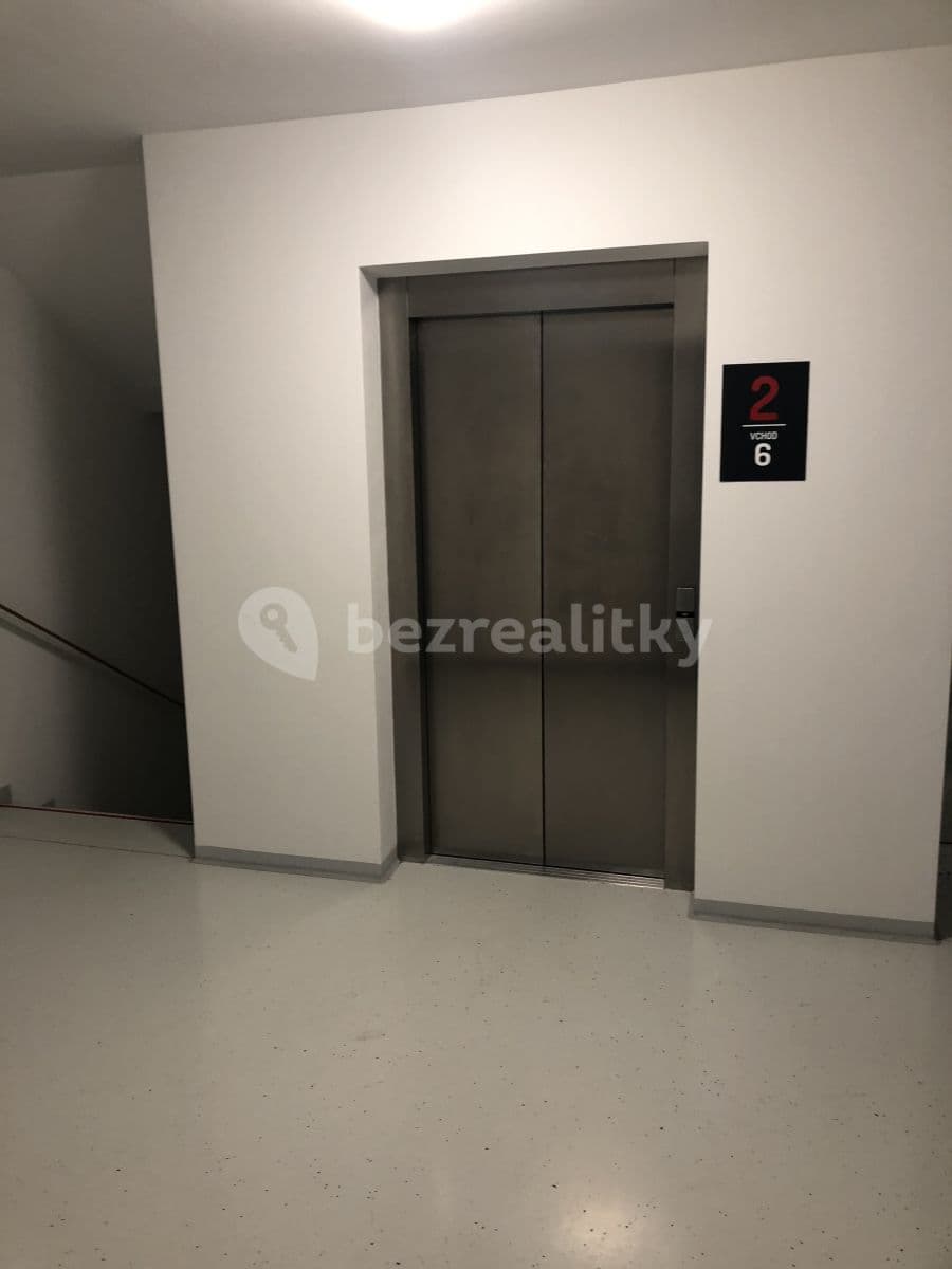 Prenájom bytu 3-izbový 83 m², Jarabinková, Ružinov, Bratislavský kraj Prenájom bytu 3-izbový 83 m², Jarabinková, Ružinov, Bratislavský kraj