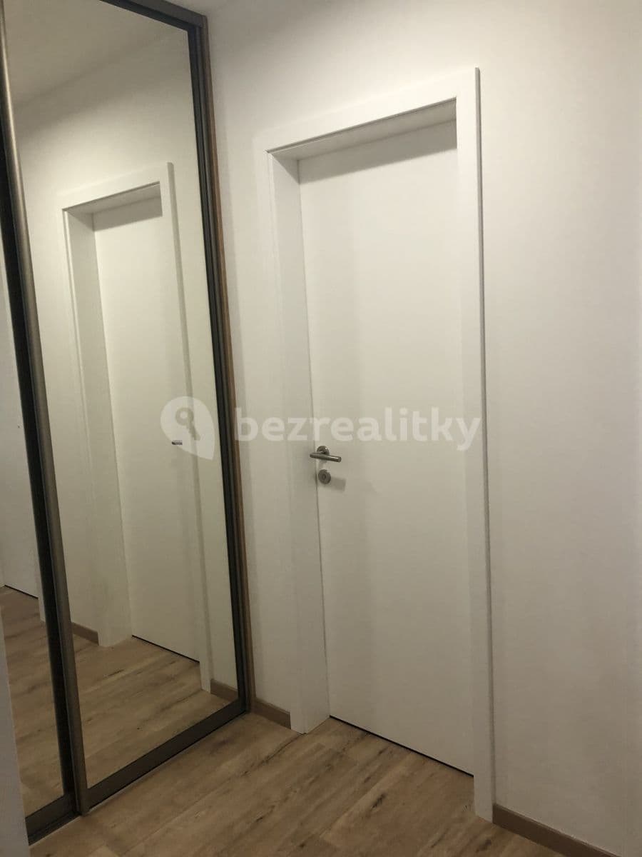 Prenájom bytu 3-izbový 83 m², Jarabinková, Ružinov, Bratislavský kraj Prenájom bytu 3-izbový 83 m², Jarabinková, Ružinov, Bratislavský kraj