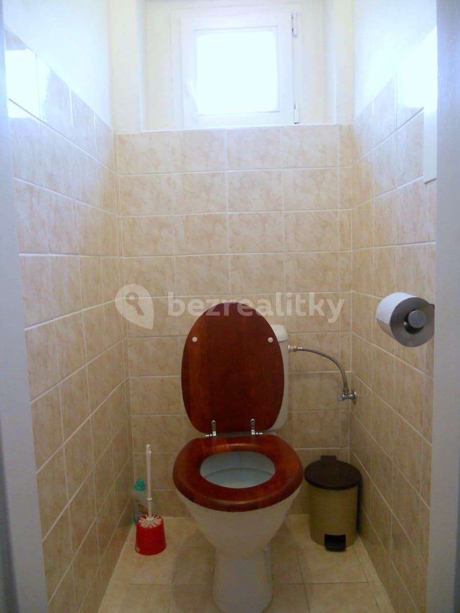 Prenájom bytu 1-izbový 46 m², Hollarovo náměstí, Praha, Praha Prenájom bytu 1-izbový 46 m², Hollarovo náměstí, Praha, Praha