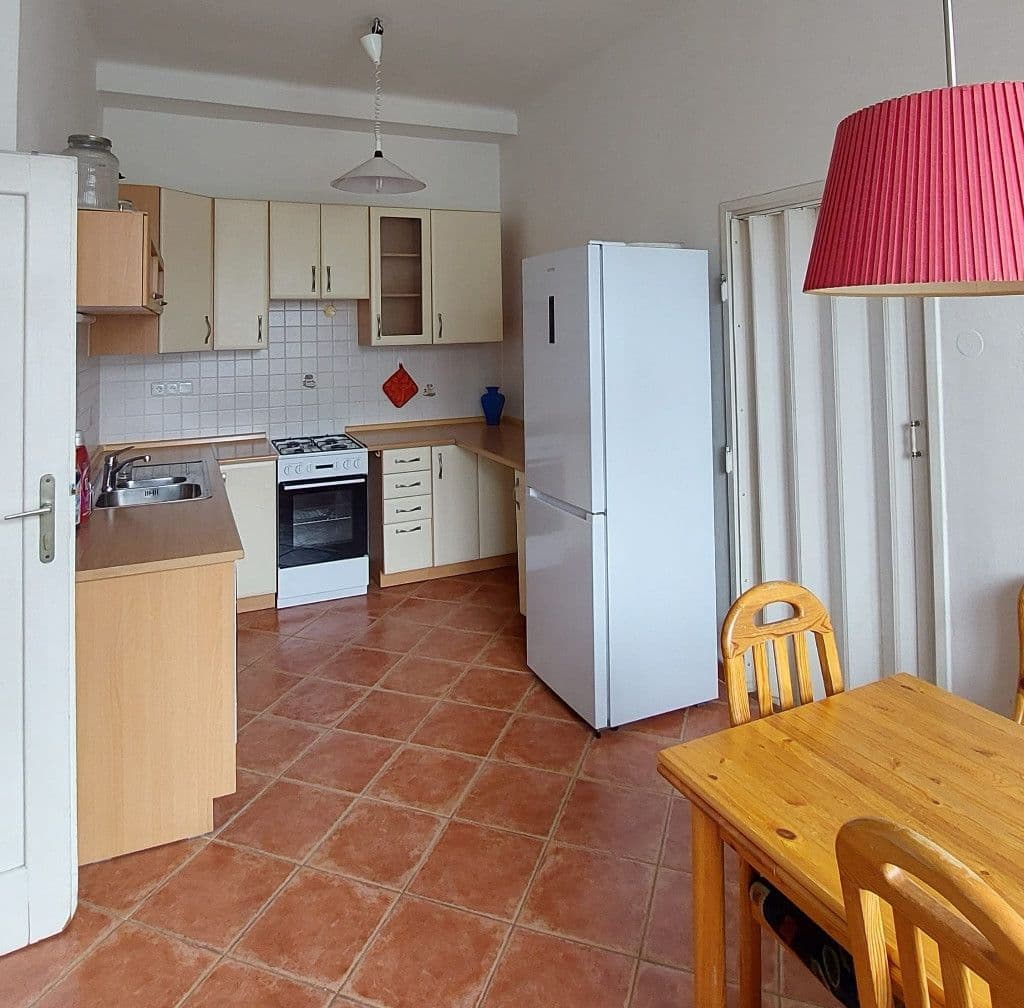 Prenájom bytu 1-izbový 46 m², Hollarovo náměstí, Praha, Praha Prenájom bytu 1-izbový 46 m², Hollarovo náměstí, Praha, Praha