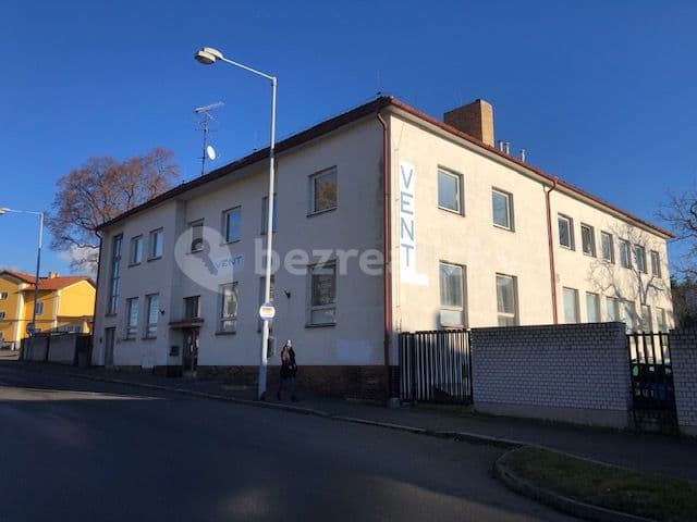 Prenájom garáže 18 m², Sedláčkova, Písek, Jihočeský kraj Prenájom garáže 18 m², Sedláčkova, Písek, Jihočeský kraj