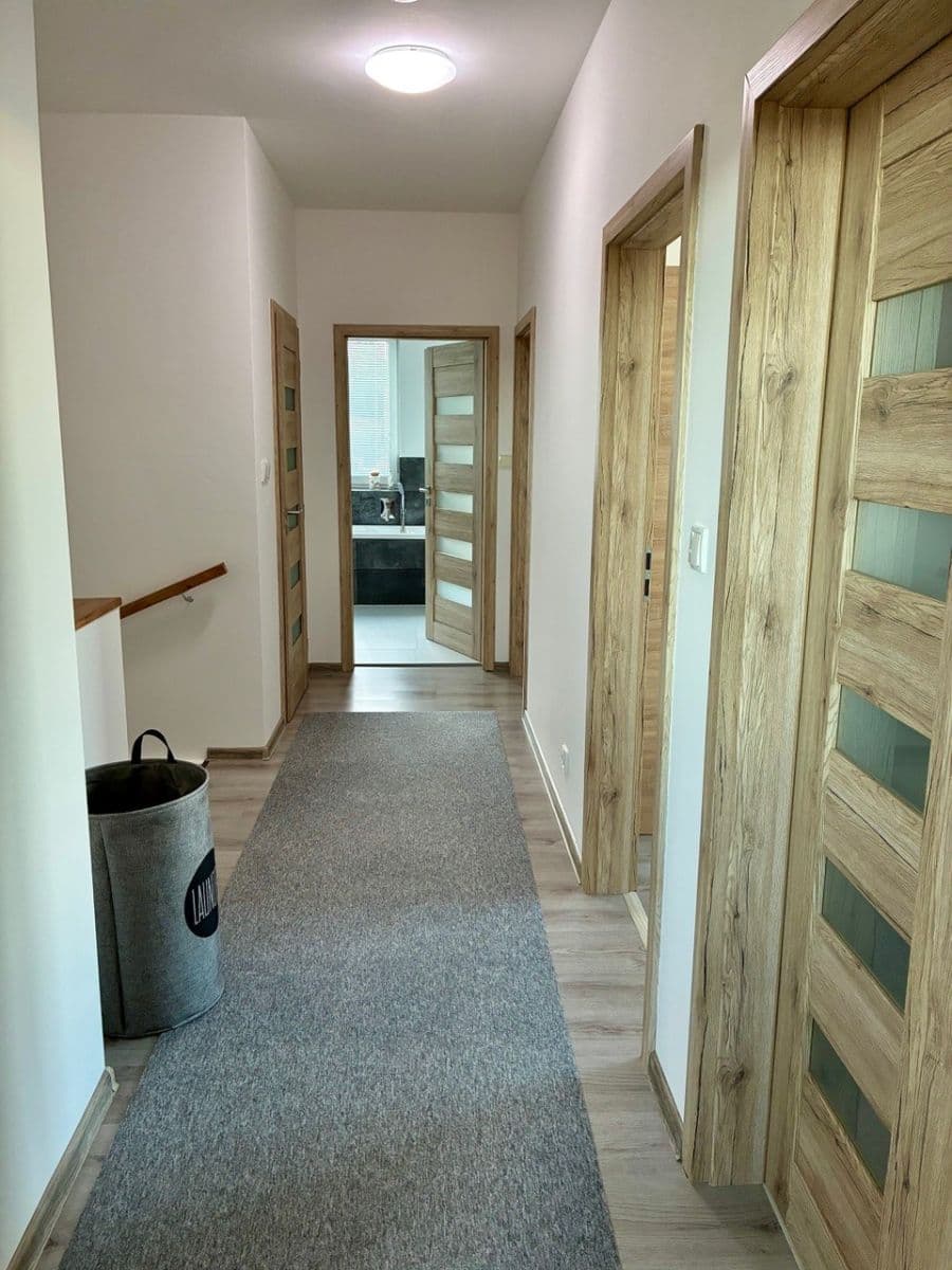 Prenájom domu 157 m², pozemok 600 m², Nad Prahou, Horoměřice, Středočeský kraj Prenájom domu 157 m², pozemok 600 m², Nad Prahou, Horoměřice, Středočeský kraj