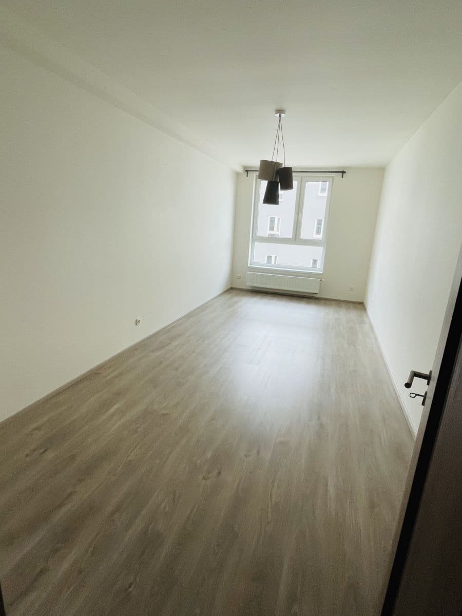 Prenájom bytu 2-izbový 72 m², Nepilova, Beroun, Středočeský kraj Prenájom bytu 2-izbový 72 m², Nepilova, Beroun, Středočeský kraj