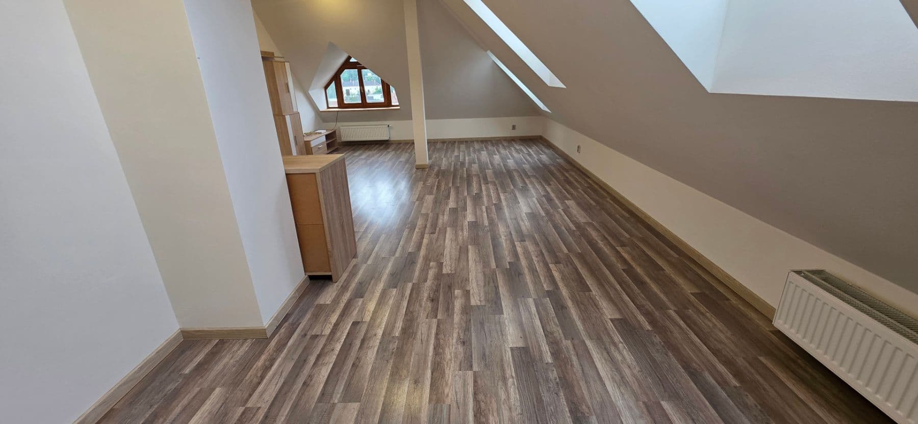 Prenájom bytu 3-izbový 75 m², K Havlínu, Praha, Praha Prenájom bytu 3-izbový 75 m², K Havlínu, Praha, Praha