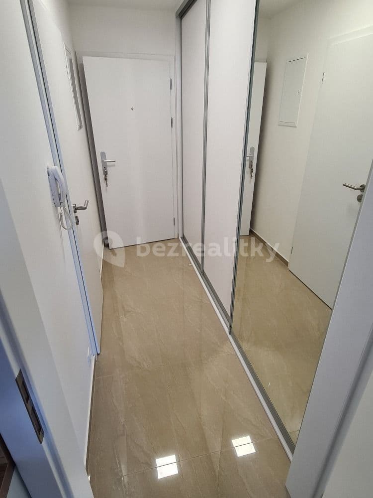 Prenájom bytu 2-izbový 55 m², Na Zlaté stoce, České Budějovice, Jihočeský kraj Prenájom bytu 2-izbový 55 m², Na Zlaté stoce, České Budějovice, Jihočeský kraj