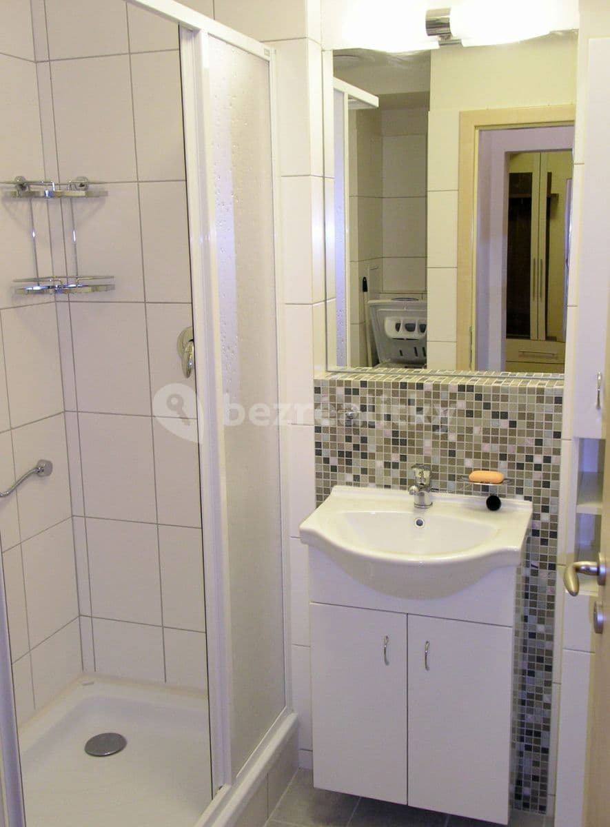 Prenájom bytu 2-izbový 36 m², Šípková, Praha, Praha Prenájom bytu 2-izbový 36 m², Šípková, Praha, Praha