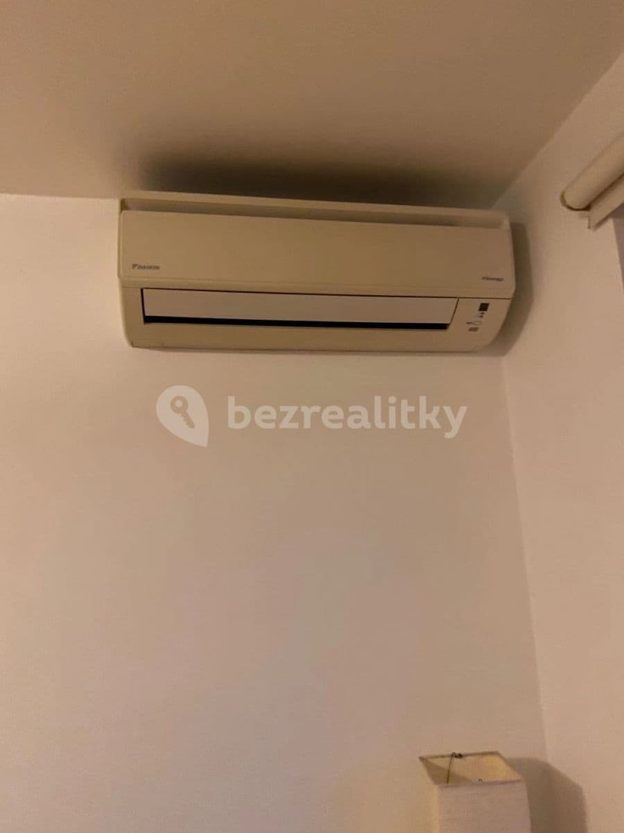 Prenájom bytu 2-izbový 55 m², Kovanecká, Praha, Praha Prenájom bytu 2-izbový 55 m², Kovanecká, Praha, Praha