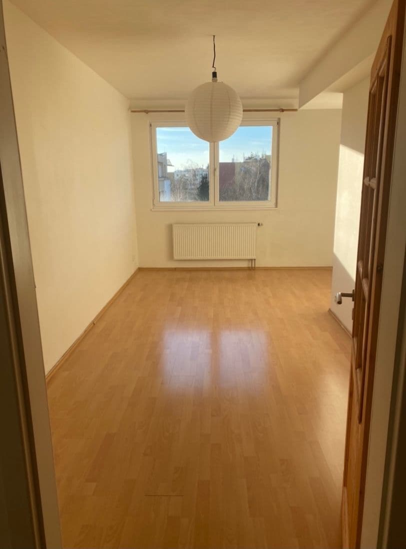 Prenájom bytu 4-izbový 110 m², Praha, Praha Prenájom bytu 4-izbový 110 m², Praha, Praha