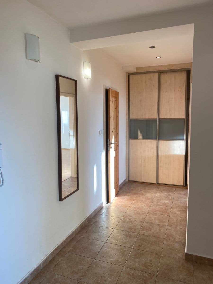 Prenájom bytu 4-izbový 110 m², Praha, Praha Prenájom bytu 4-izbový 110 m², Praha, Praha