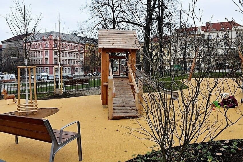 Prenájom bytu 3-izbový 88 m², Ostromečská, Praha, Praha Prenájom bytu 3-izbový 88 m², Ostromečská, Praha, Praha