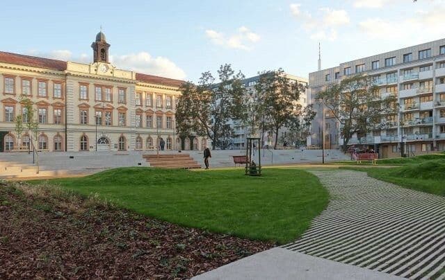 Prenájom bytu 3-izbový 88 m², Ostromečská, Praha, Praha Prenájom bytu 3-izbový 88 m², Ostromečská, Praha, Praha