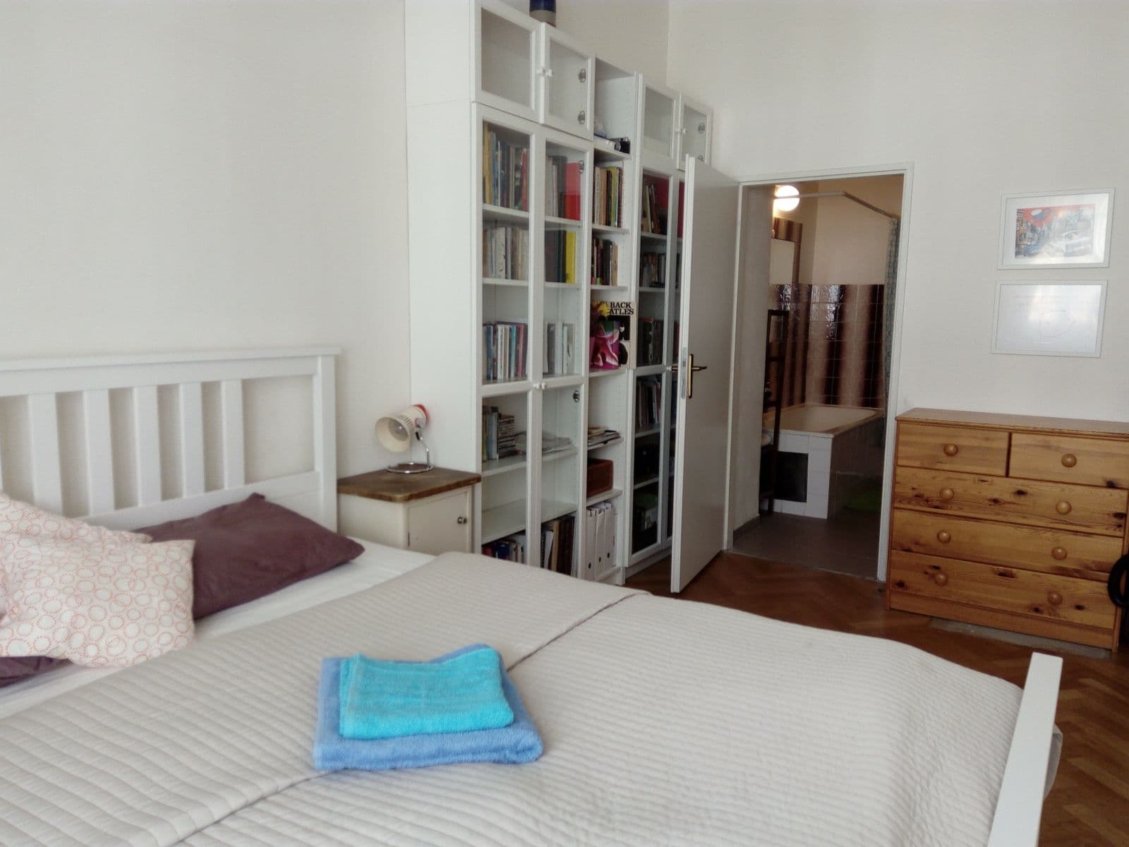 Prenájom bytu 3-izbový 88 m², Ostromečská, Praha, Praha Prenájom bytu 3-izbový 88 m², Ostromečská, Praha, Praha