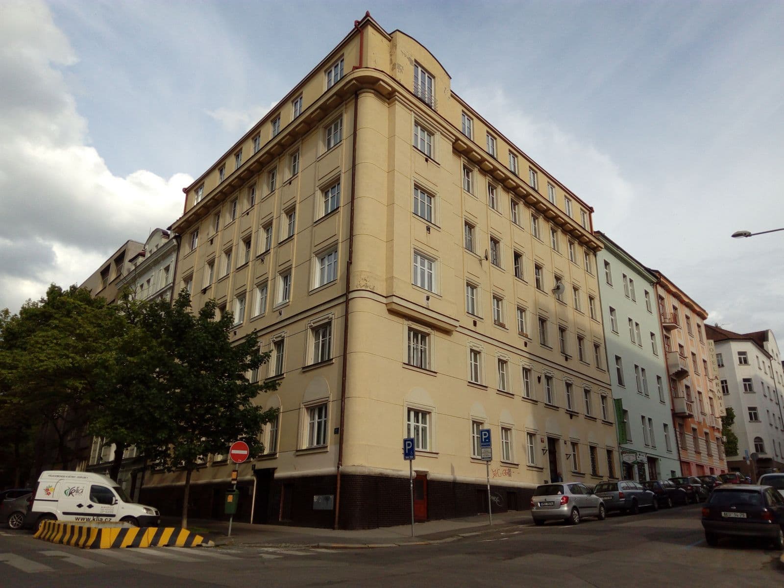 Prenájom bytu 3-izbový 88 m², Ostromečská, Praha, Praha Prenájom bytu 3-izbový 88 m², Ostromečská, Praha, Praha