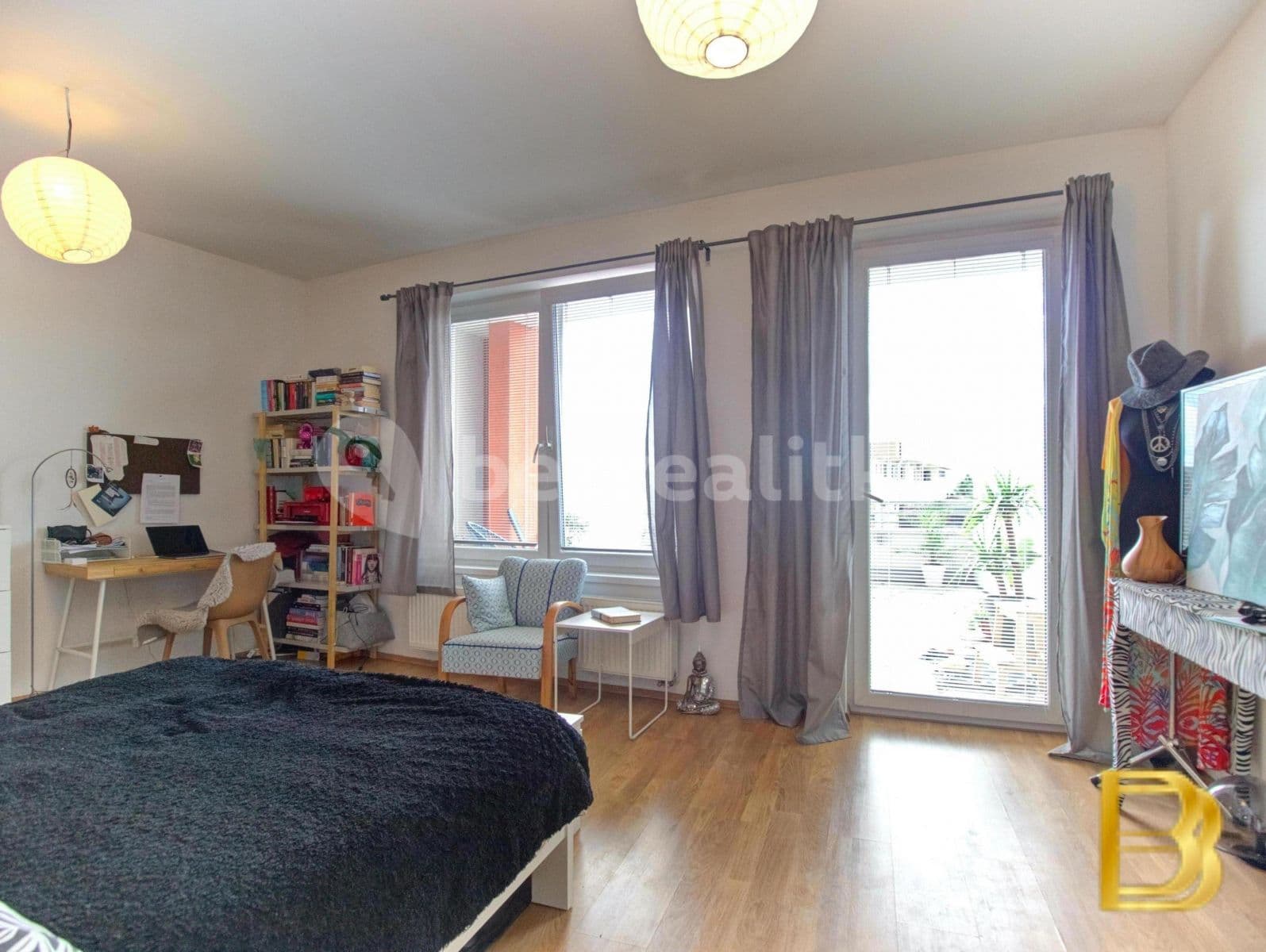 Prenájom bytu 1-izbový 36 m², Nademlejnská, Praha, Praha Prenájom bytu 1-izbový 36 m², Nademlejnská, Praha, Praha