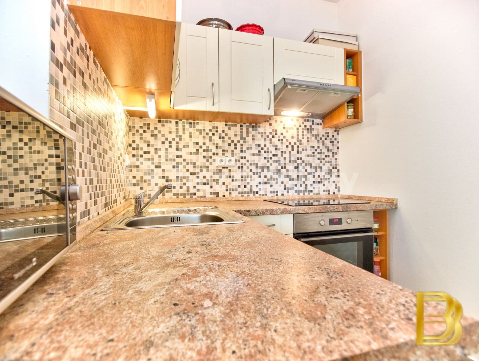 Prenájom bytu 1-izbový 36 m², Nademlejnská, Praha, Praha Prenájom bytu 1-izbový 36 m², Nademlejnská, Praha, Praha