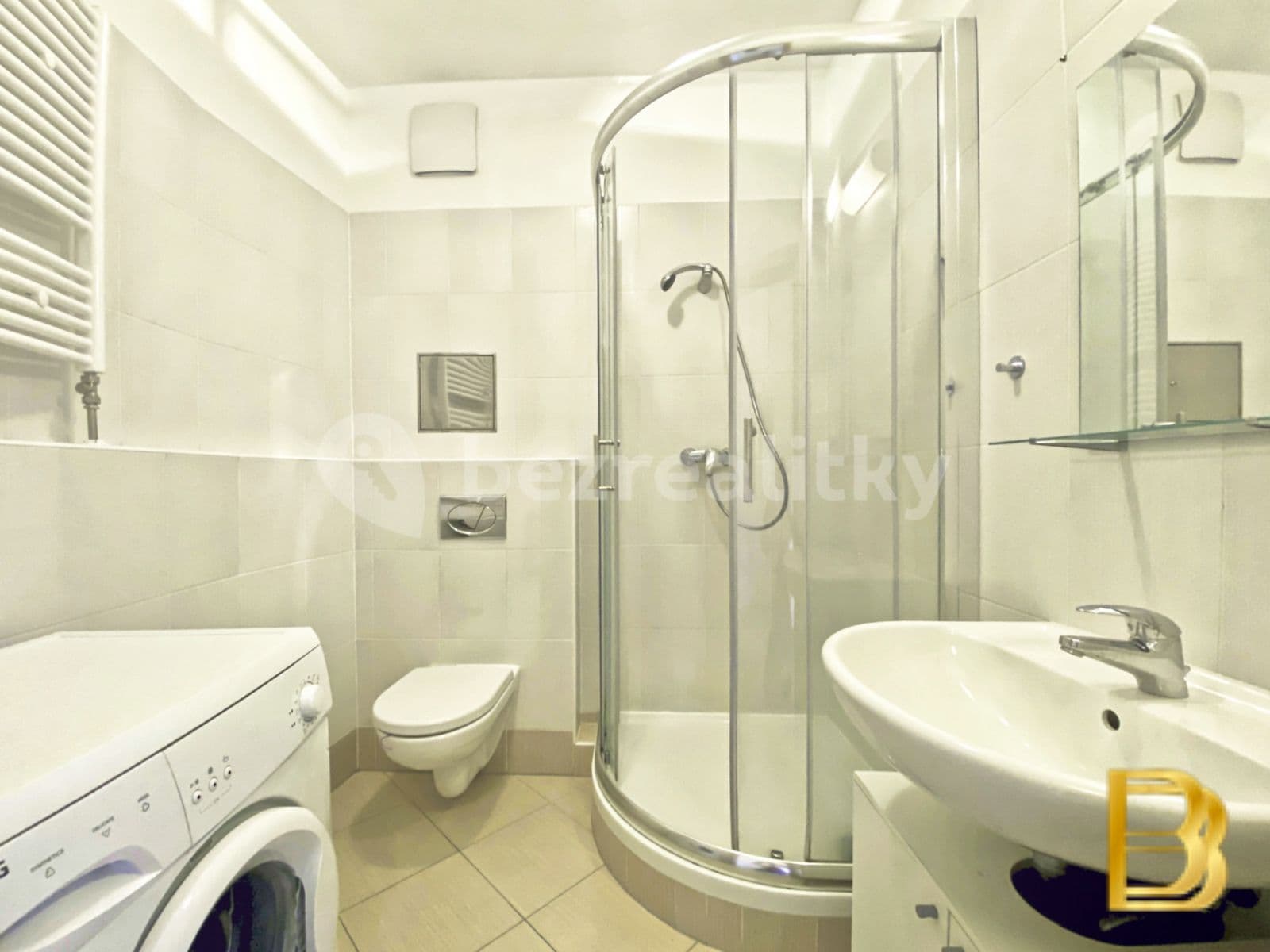 Prenájom bytu 1-izbový 36 m², Nademlejnská, Praha, Praha Prenájom bytu 1-izbový 36 m², Nademlejnská, Praha, Praha