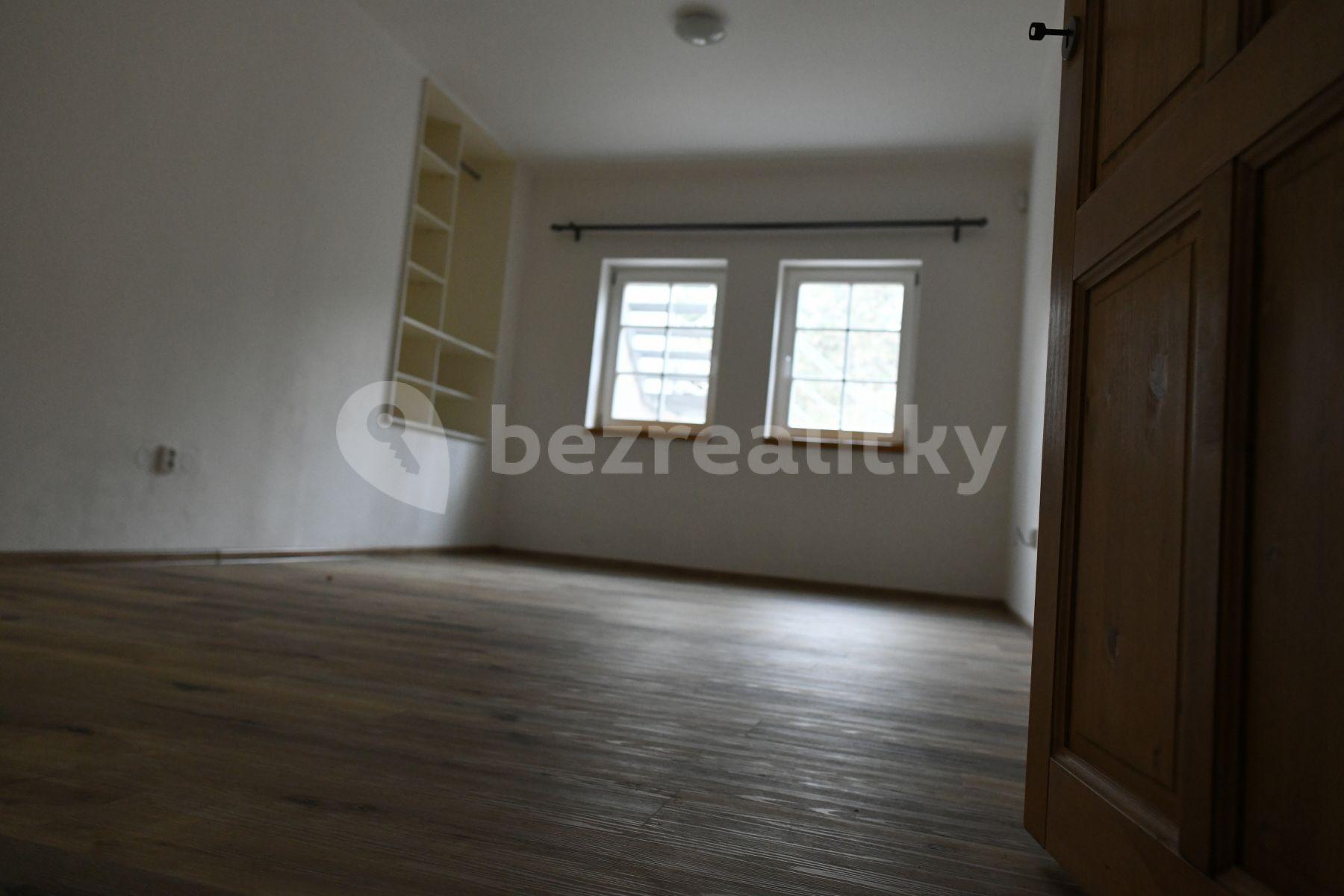Prenájom bytu 3-izbový 120 m², Ant. Škváry, Kladno, Středočeský kraj