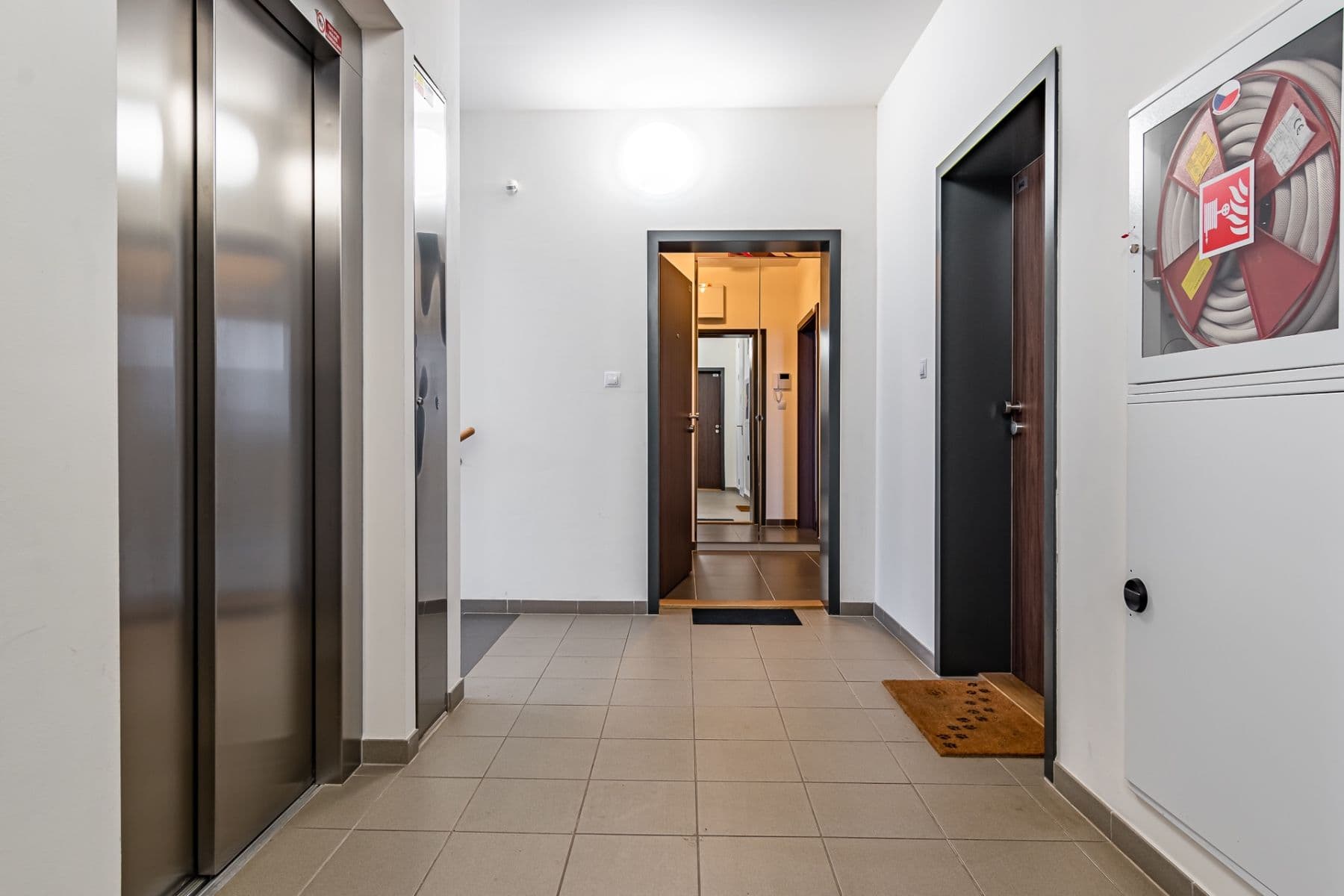 Prenájom bytu 2-izbový 66 m², T. G. Masaryka, Horoměřice, Středočeský kraj Prenájom bytu 2-izbový 66 m², T. G. Masaryka, Horoměřice, Středočeský kraj