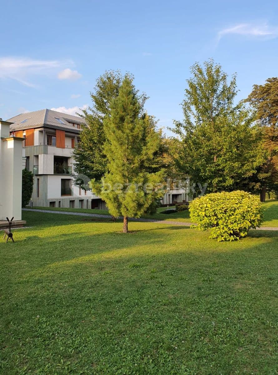 Prenájom bytu 2-izbový 74 m², Pod Kaštany, Praha, Praha Prenájom bytu 2-izbový 74 m², Pod Kaštany, Praha, Praha