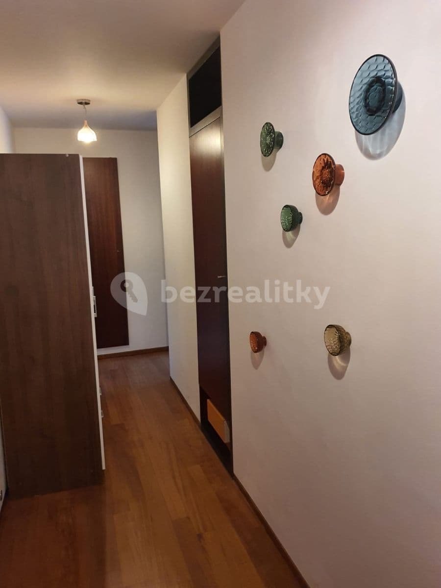 Prenájom bytu 2-izbový 74 m², Pod Kaštany, Praha, Praha Prenájom bytu 2-izbový 74 m², Pod Kaštany, Praha, Praha