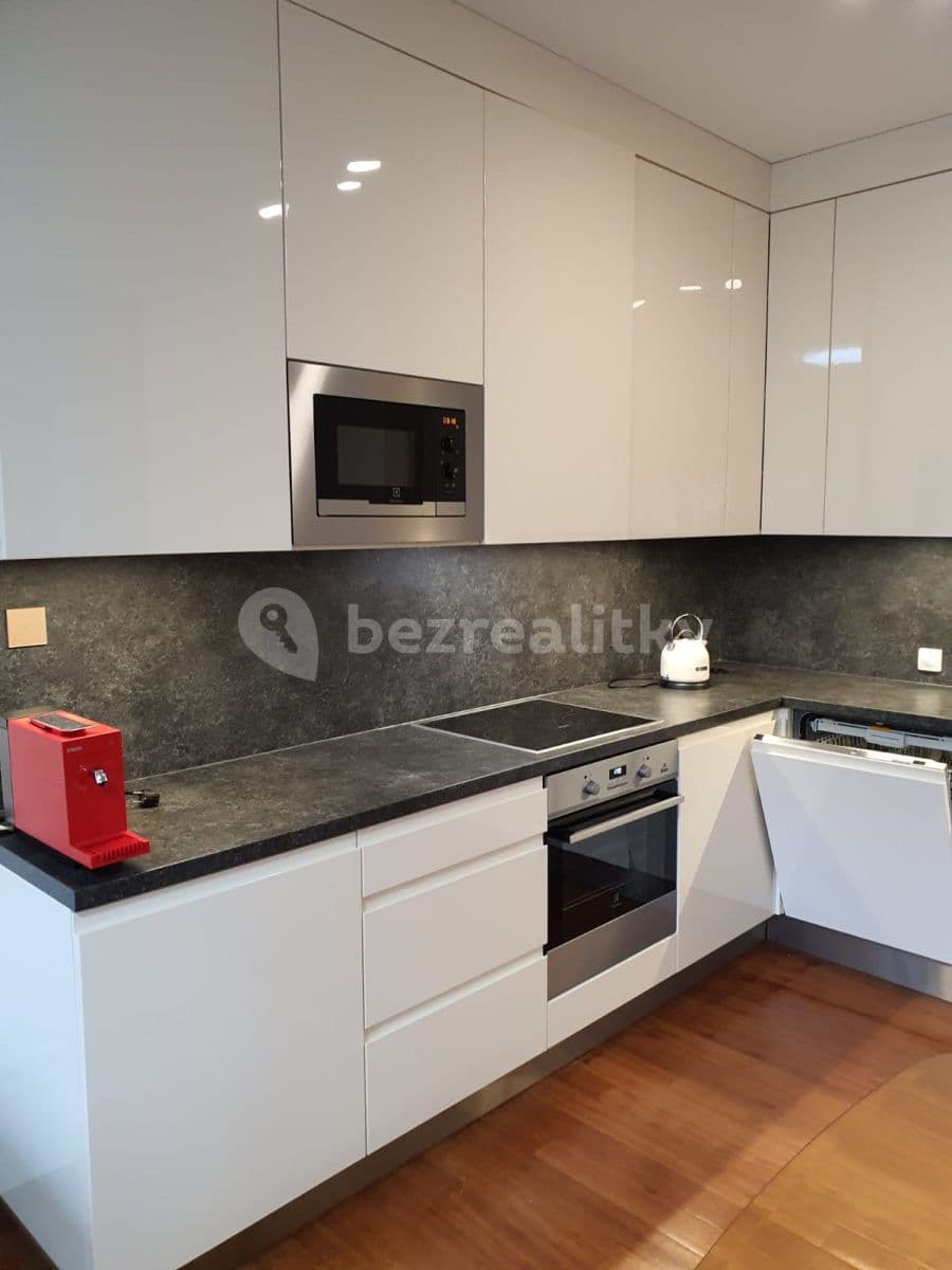 Prenájom bytu 2-izbový 74 m², Pod Kaštany, Praha, Praha Prenájom bytu 2-izbový 74 m², Pod Kaštany, Praha, Praha
