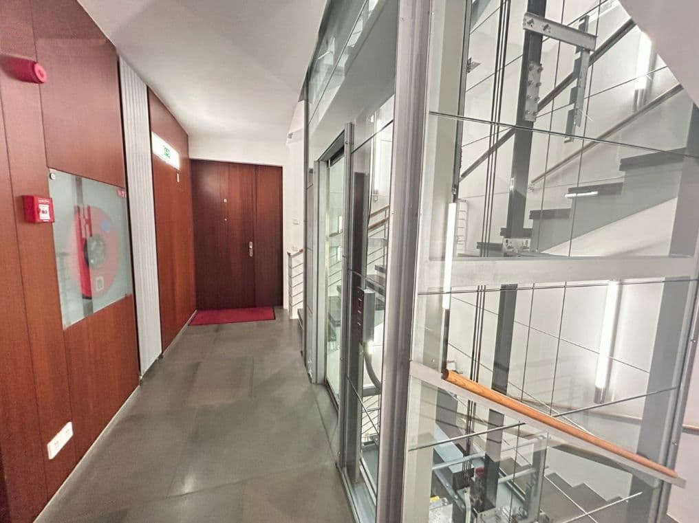 Prenájom bytu 2-izbový 74 m², Pod Kaštany, Praha, Praha Prenájom bytu 2-izbový 74 m², Pod Kaštany, Praha, Praha