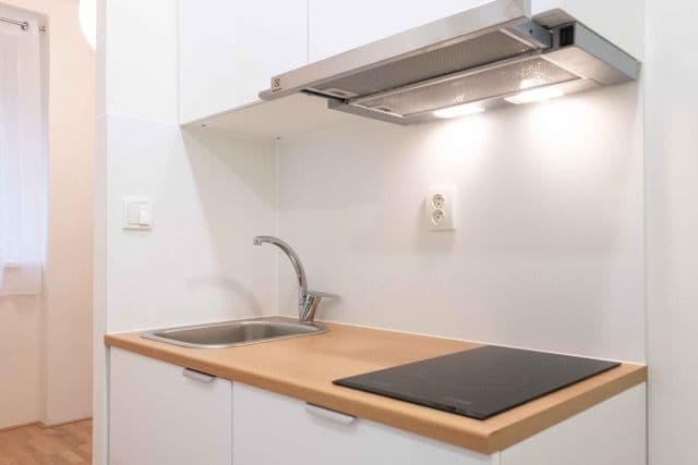 Prenájom bytu 1-izbový 24 m², Kouřimská, Praha, Praha Prenájom bytu 1-izbový 24 m², Kouřimská, Praha, Praha