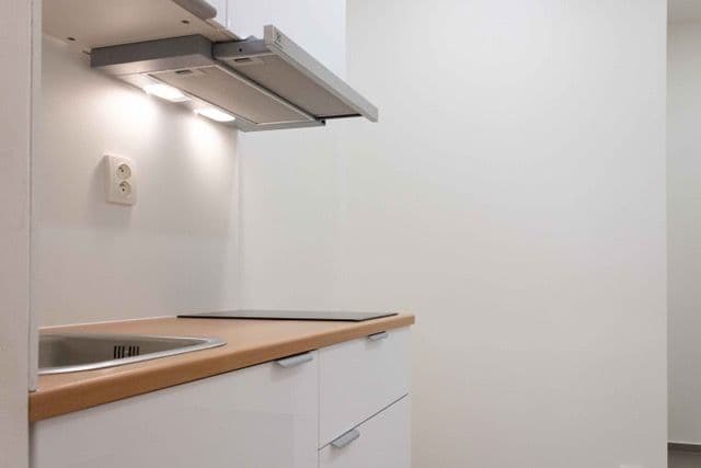 Prenájom bytu 1-izbový 24 m², Kouřimská, Praha, Praha Prenájom bytu 1-izbový 24 m², Kouřimská, Praha, Praha