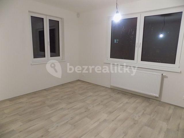 Prenájom bytu 3-izbový 90 m², Svatopluka Čecha, Čelákovice, Středočeský kraj