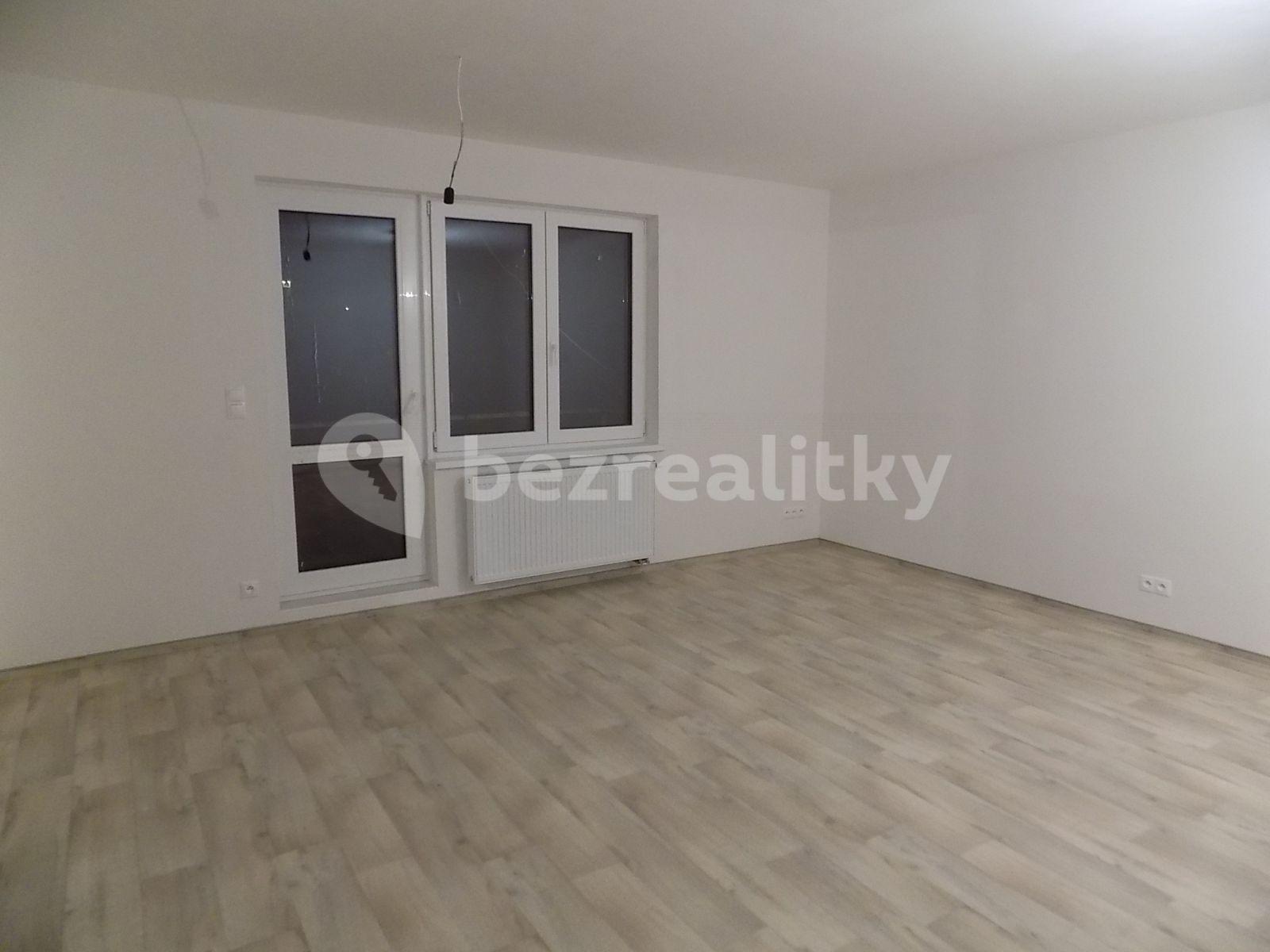 Prenájom bytu 3-izbový 90 m², Svatopluka Čecha, Čelákovice, Středočeský kraj