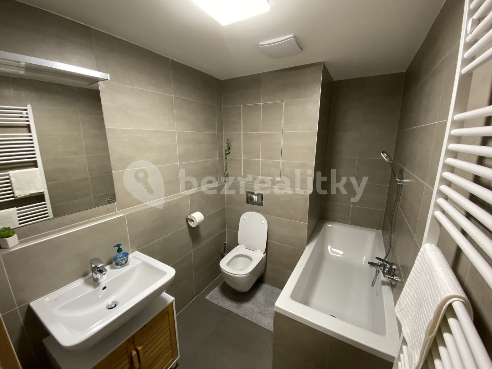 Prenájom bytu 2-izbový 48 m², Oty Bubeníčka, Praha, Praha Prenájom bytu 2-izbový 48 m², Oty Bubeníčka, Praha, Praha