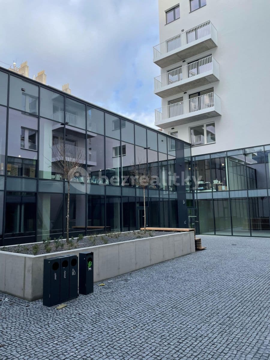 Prenájom bytu 1-izbový 30 m², Křižíkova, Praha, Praha Prenájom bytu 1-izbový 30 m², Křižíkova, Praha, Praha