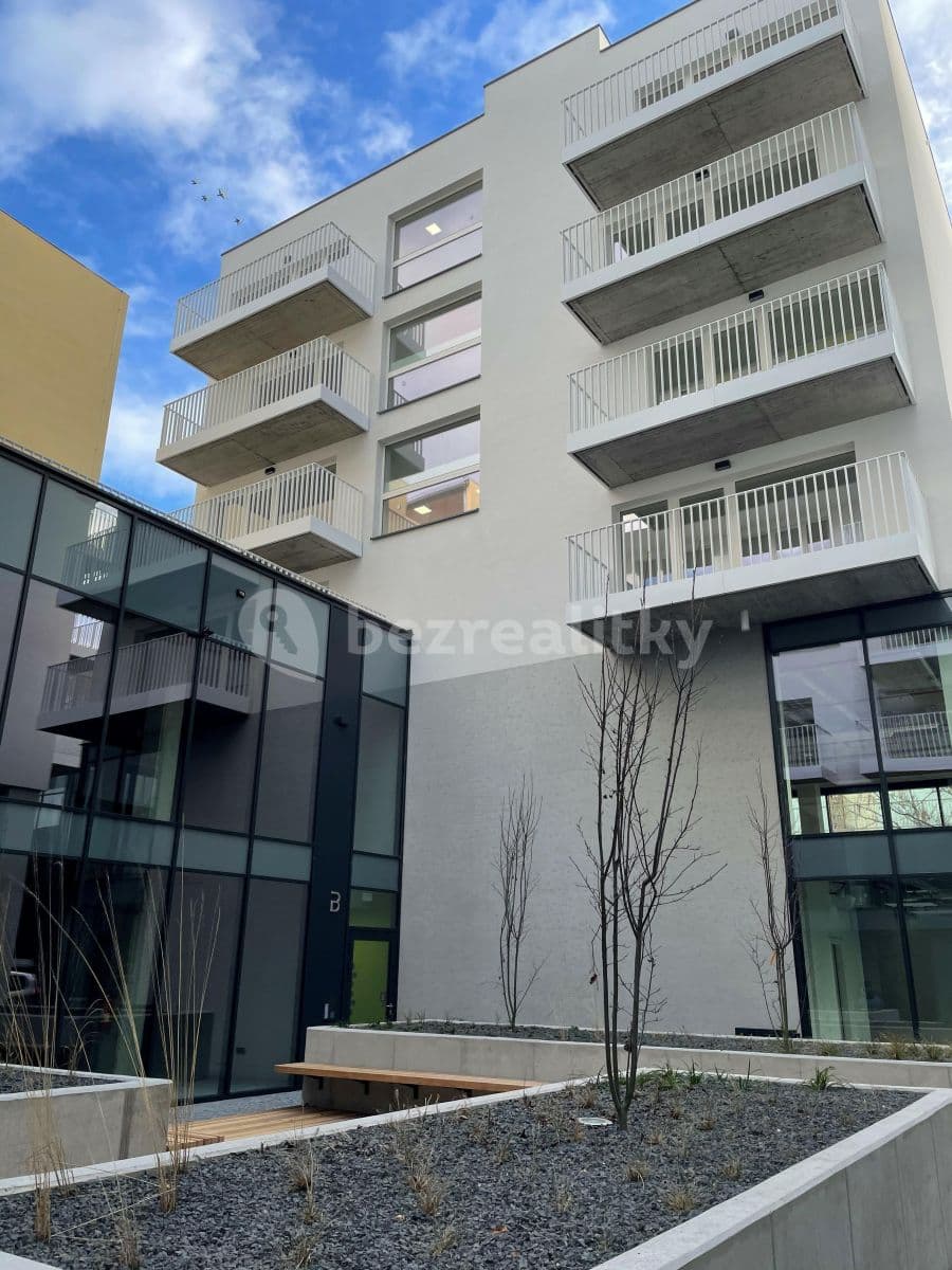 Prenájom bytu 1-izbový 30 m², Křižíkova, Praha, Praha Prenájom bytu 1-izbový 30 m², Křižíkova, Praha, Praha