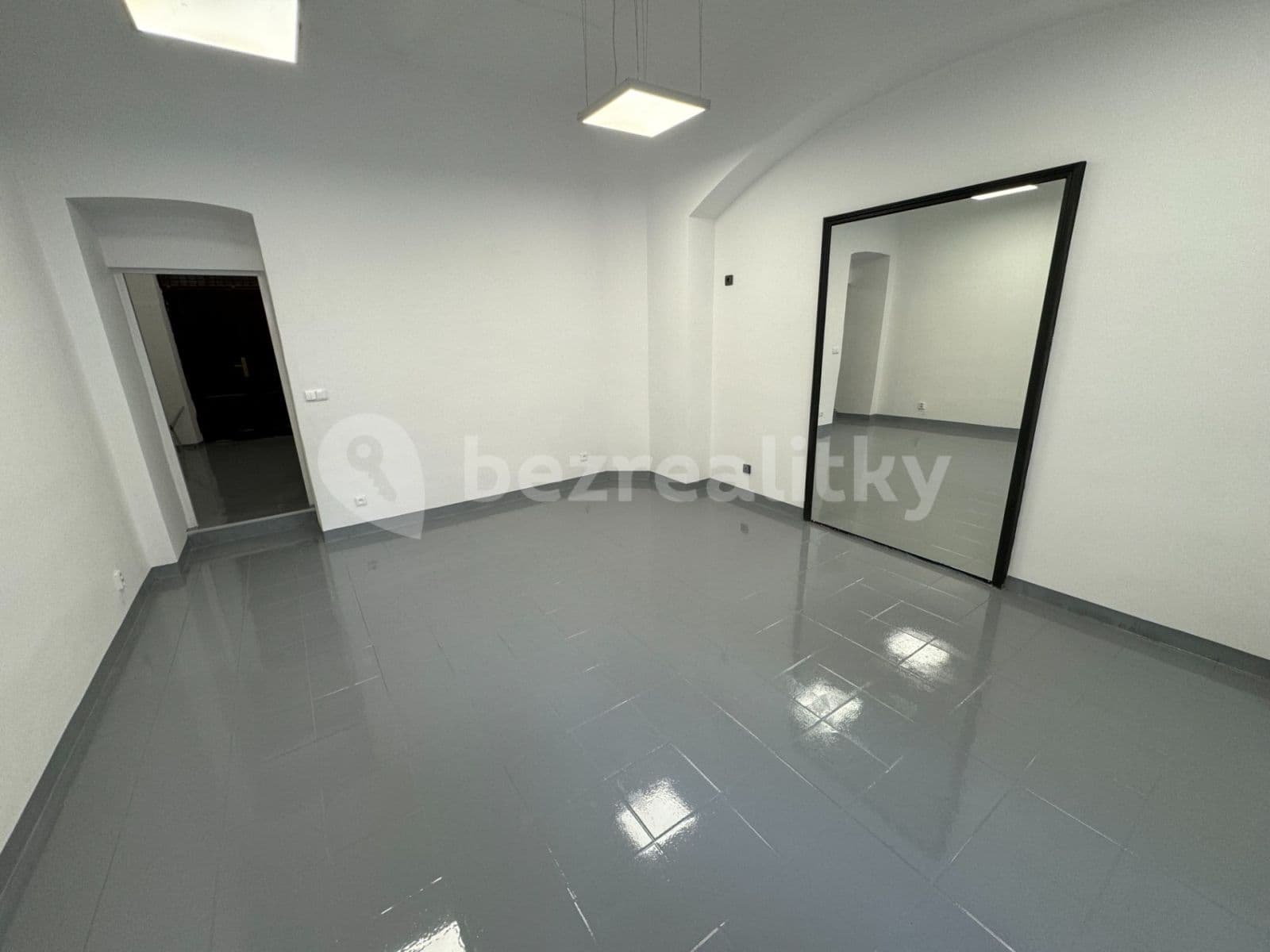 Prenájom nebytového priestoru 35 m², Malátova, Praha, Praha Prenájom nebytového priestoru 35 m², Malátova, Praha, Praha