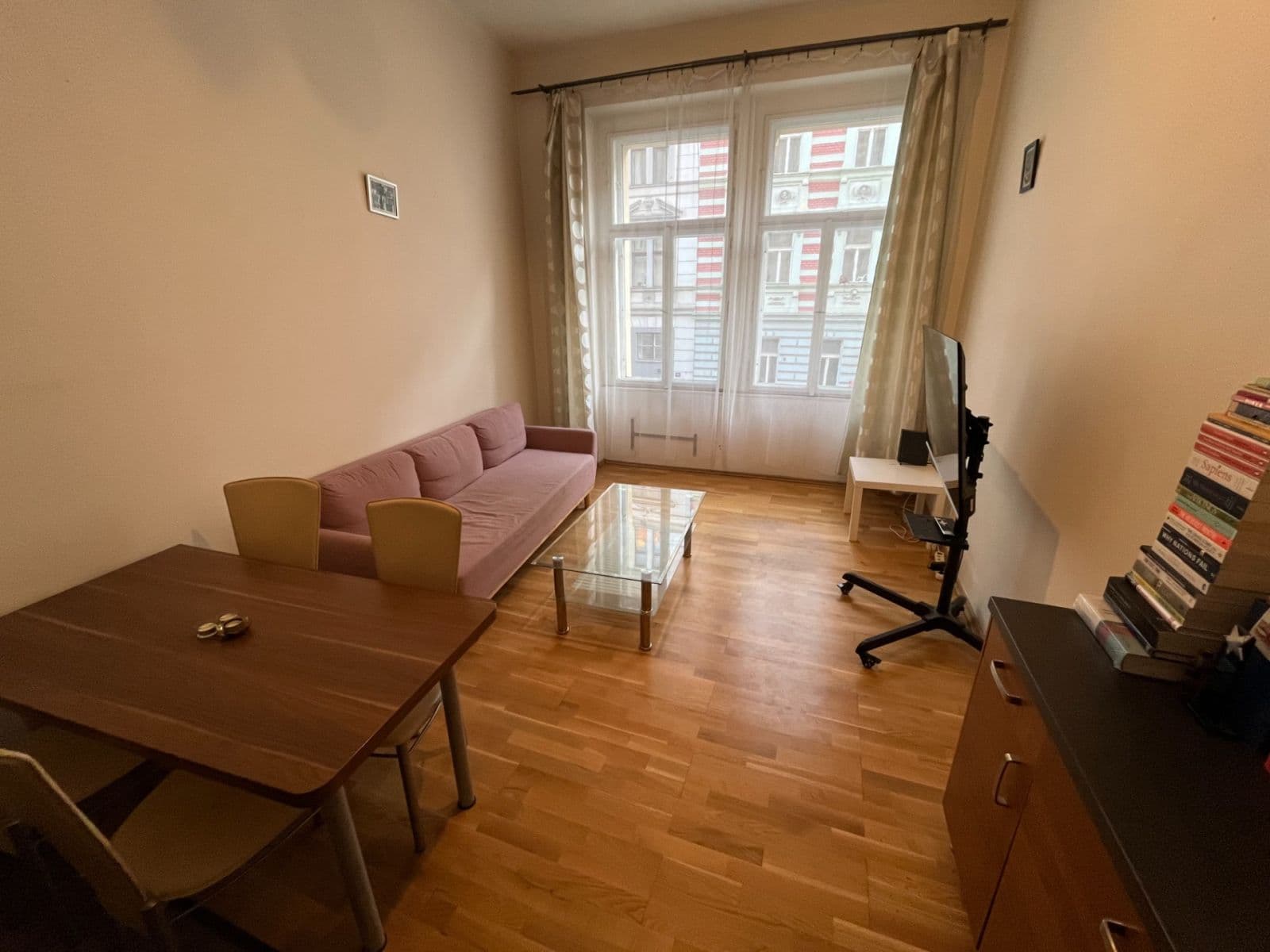 Prenájom bytu 2-izbový 38 m², Slezská, Praha, Praha Prenájom bytu 2-izbový 38 m², Slezská, Praha, Praha