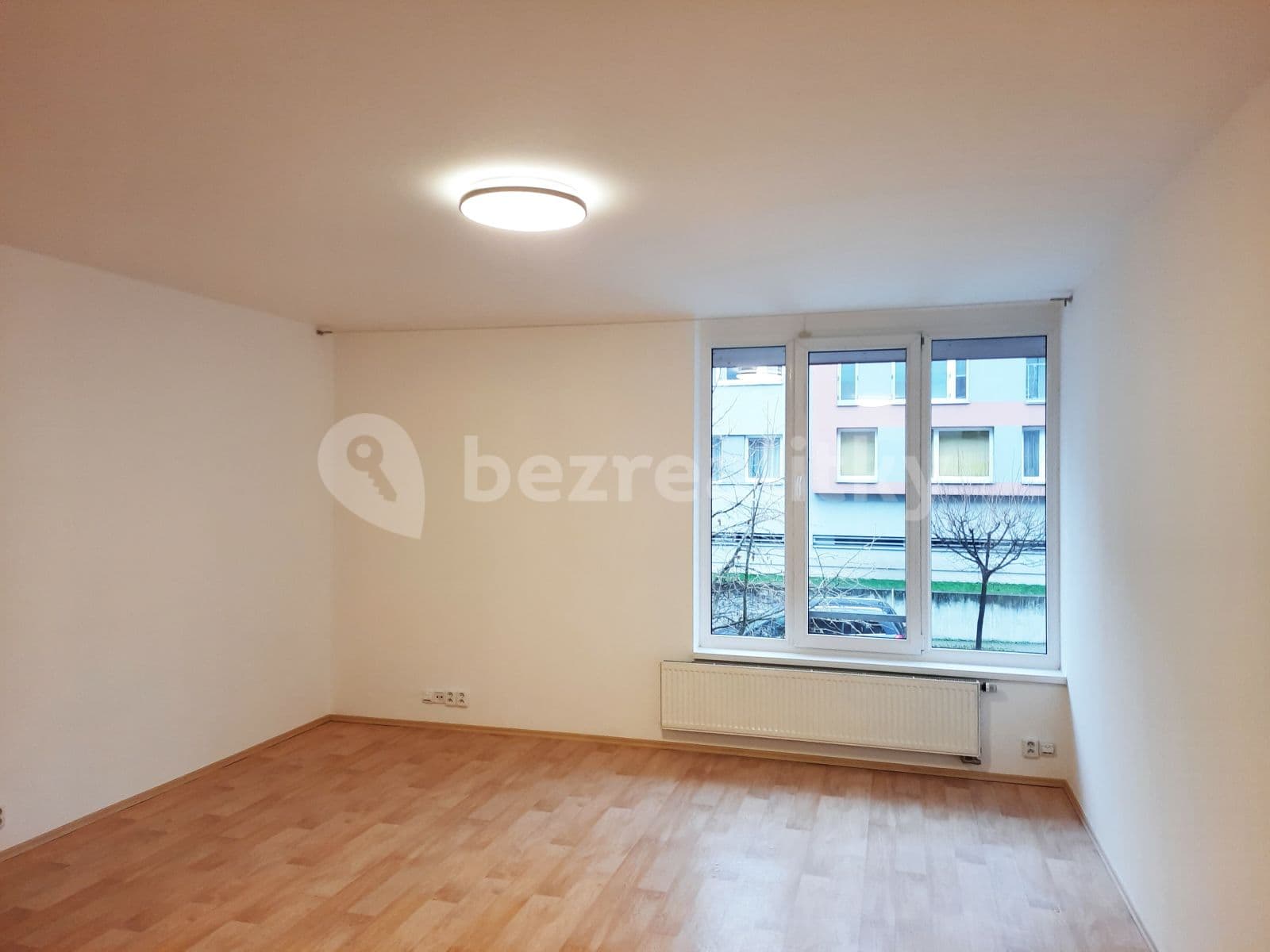 Prenájom bytu 1-izbový 40 m², Trmická, Praha, Praha Prenájom bytu 1-izbový 40 m², Trmická, Praha, Praha