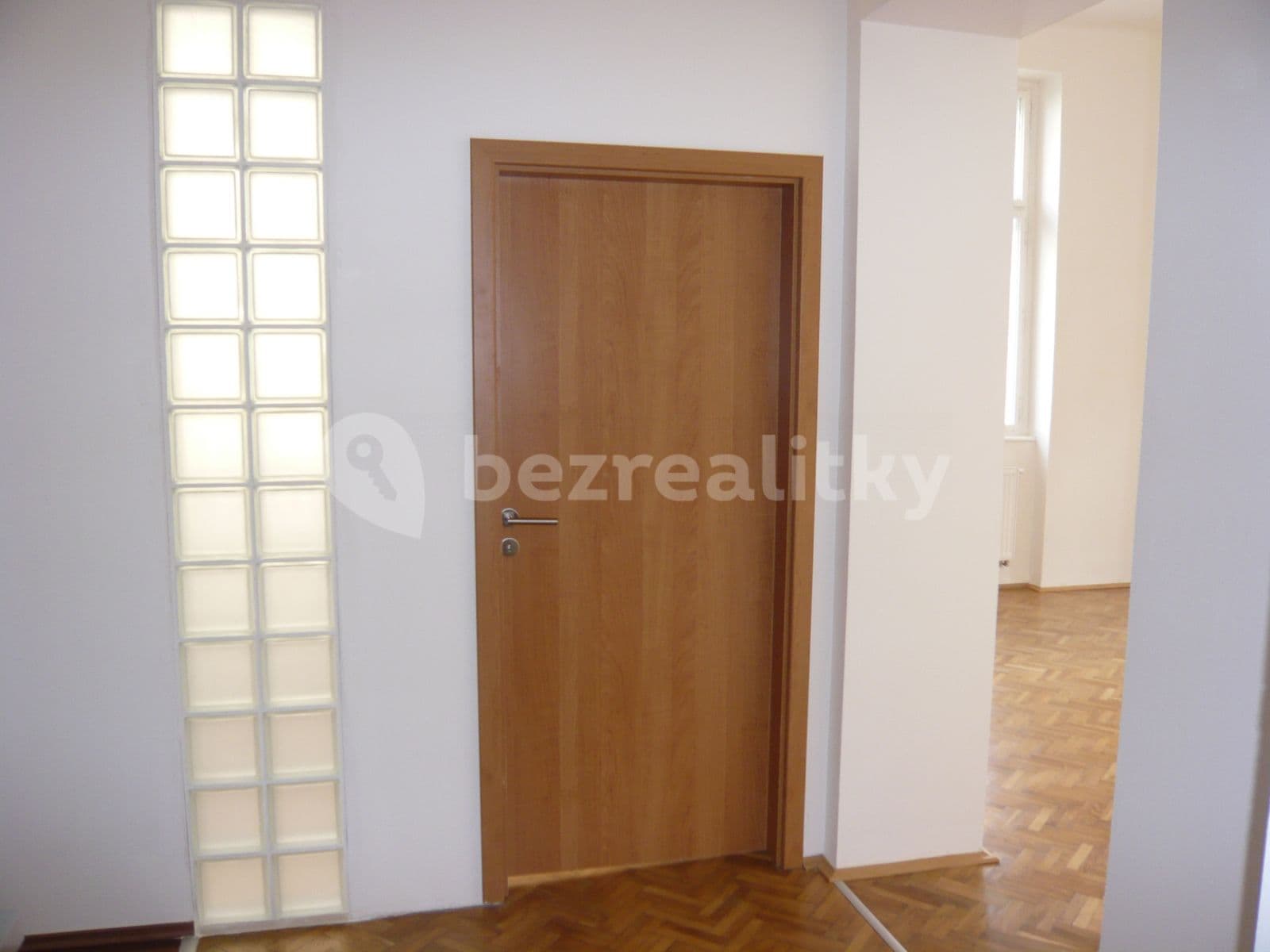 Prenájom bytu 2-izbový 70 m², Lucemburská, Praha, Praha Prenájom bytu 2-izbový 70 m², Lucemburská, Praha, Praha