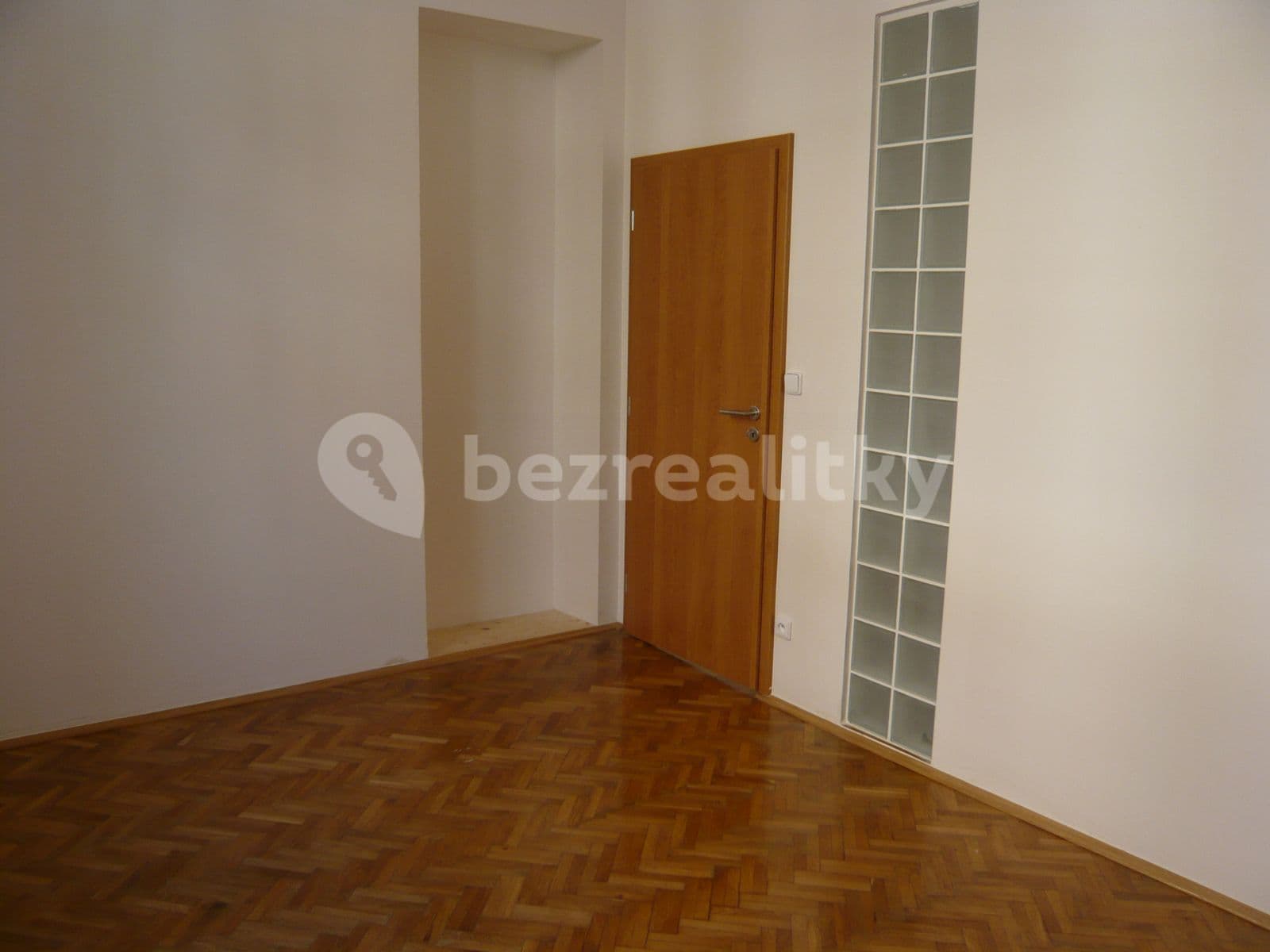Prenájom bytu 2-izbový 70 m², Lucemburská, Praha, Praha Prenájom bytu 2-izbový 70 m², Lucemburská, Praha, Praha