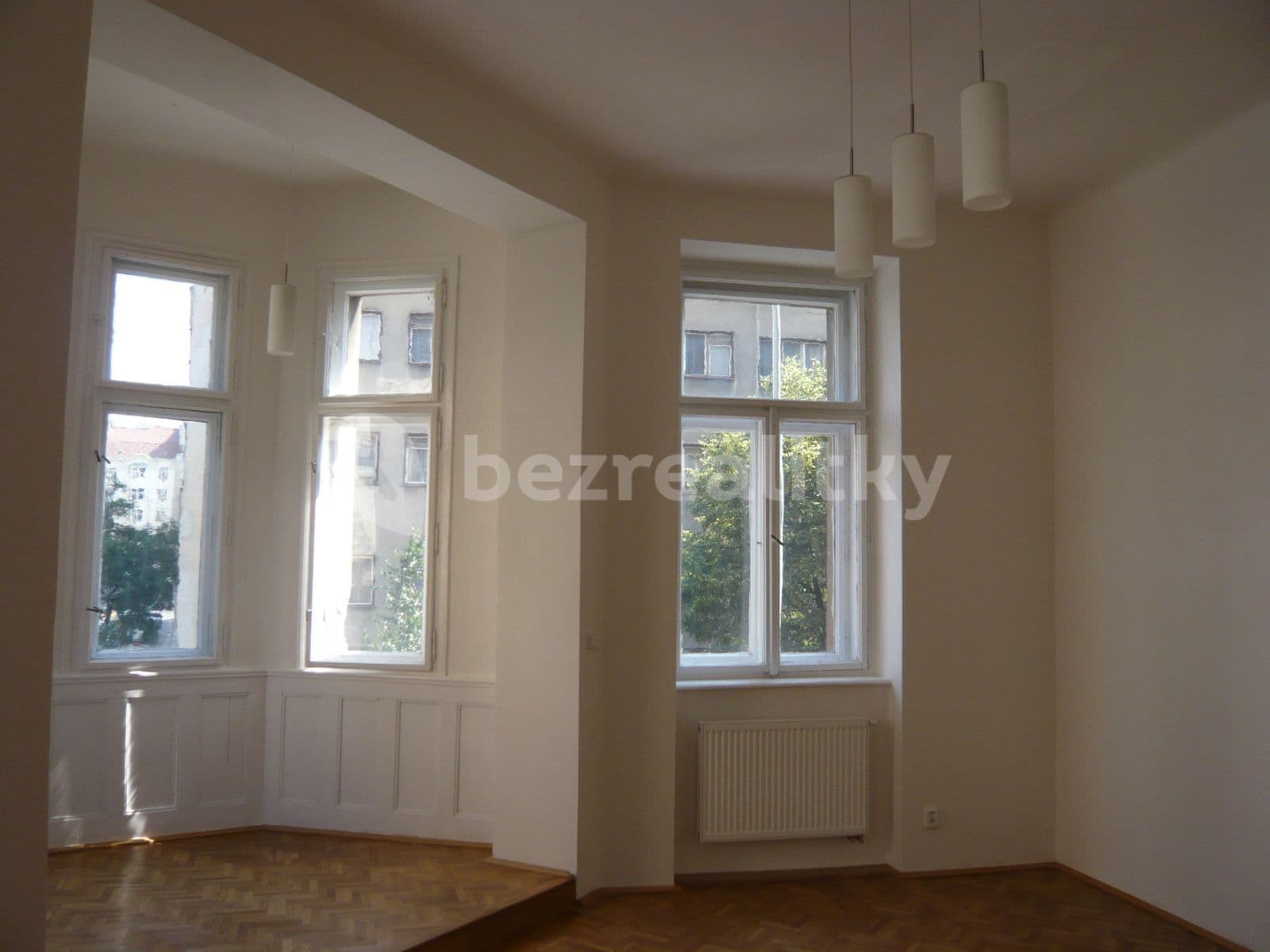 Prenájom bytu 2-izbový 70 m², Lucemburská, Praha, Praha Prenájom bytu 2-izbový 70 m², Lucemburská, Praha, Praha