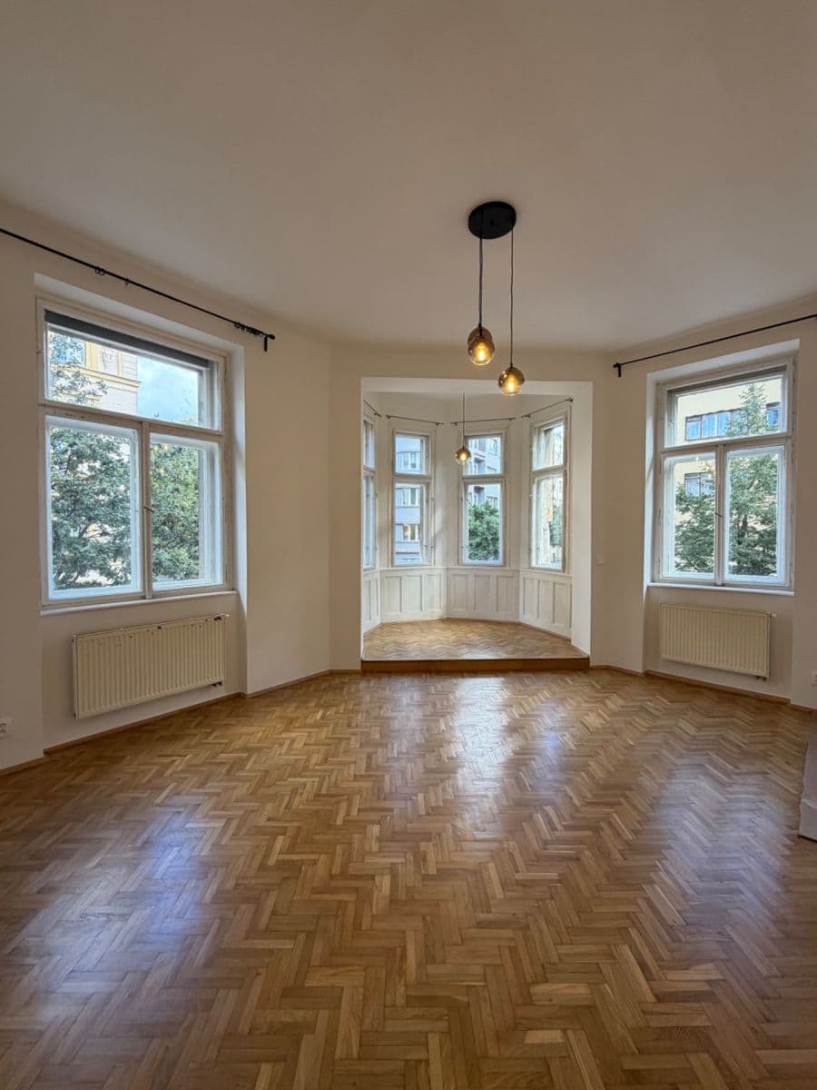 Prenájom bytu 2-izbový 72 m², Lucemburská, Praha, Praha Prenájom bytu 2-izbový 72 m², Lucemburská, Praha, Praha